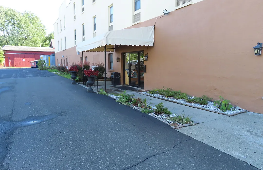St Charles Hotel Downtown Hudson-1