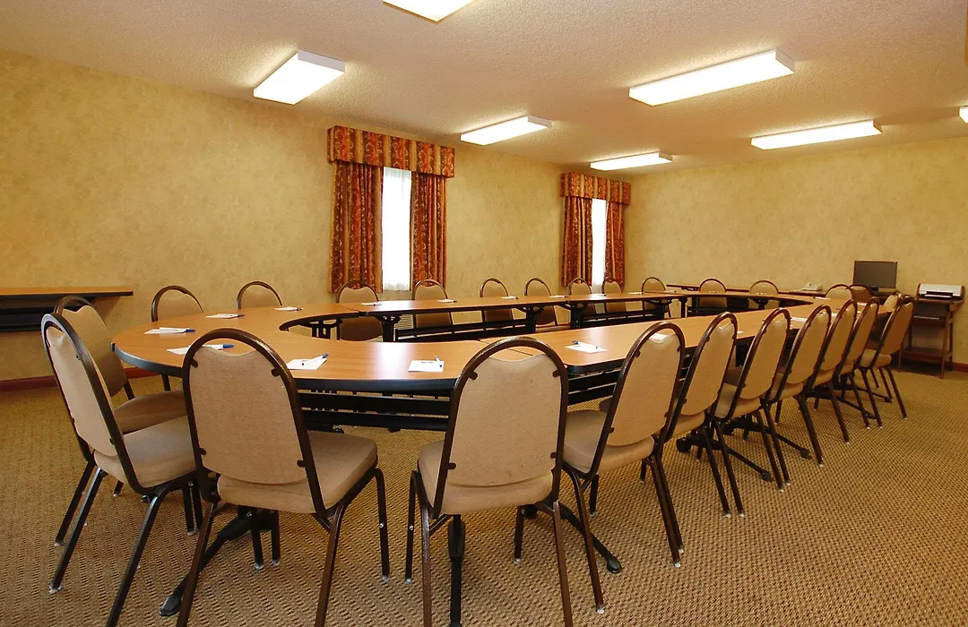 Econo Lodge Inn & Suites Kearney South-1