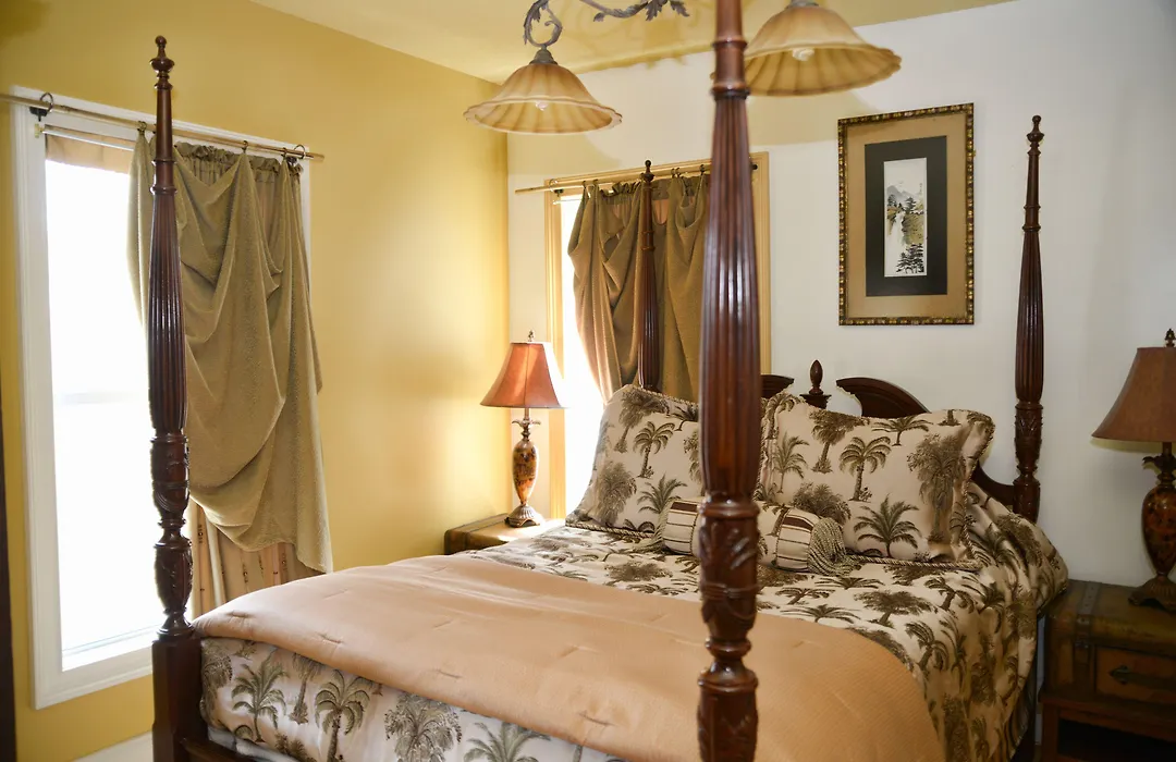 Naomi'S Inn Bed & Breakfast-1