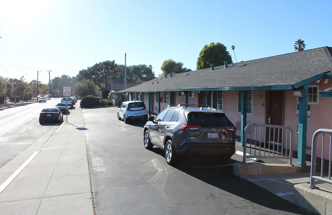 Riverside Inn & Suites Santa Cruz-1