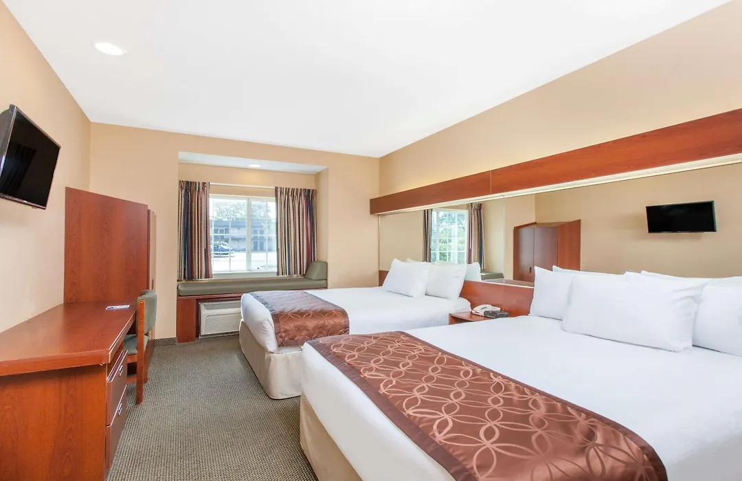 Microtel Inn By Wyndham Rogers-1