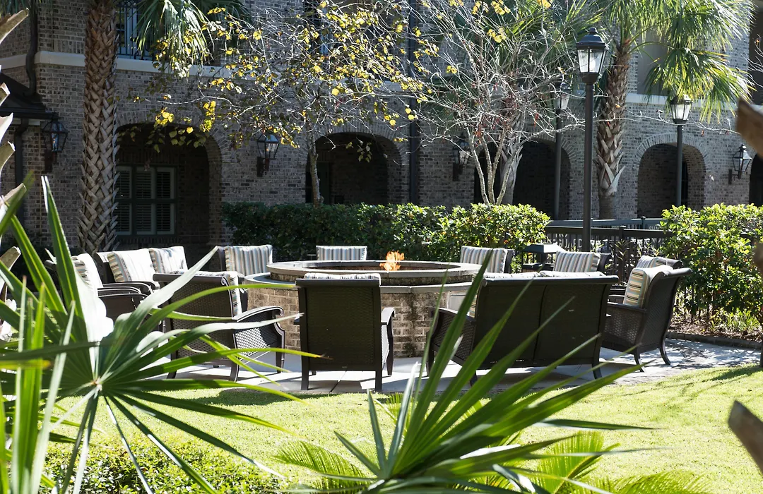 Courtyard Charleston Mount Pleasant-1