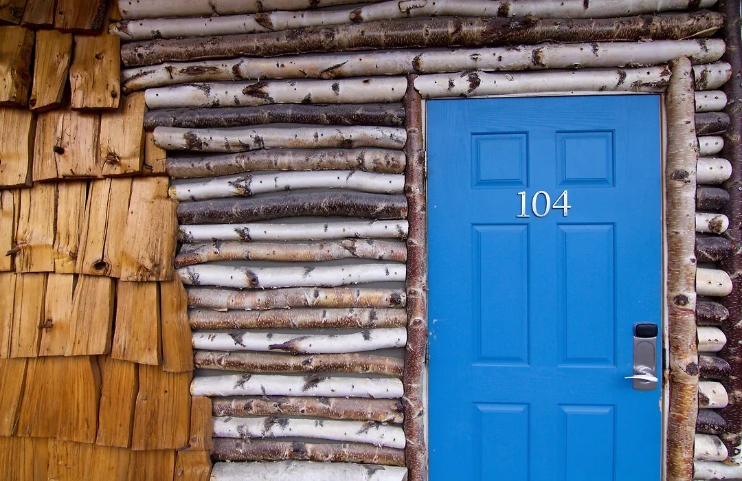 Qupqugiaq Inn-1