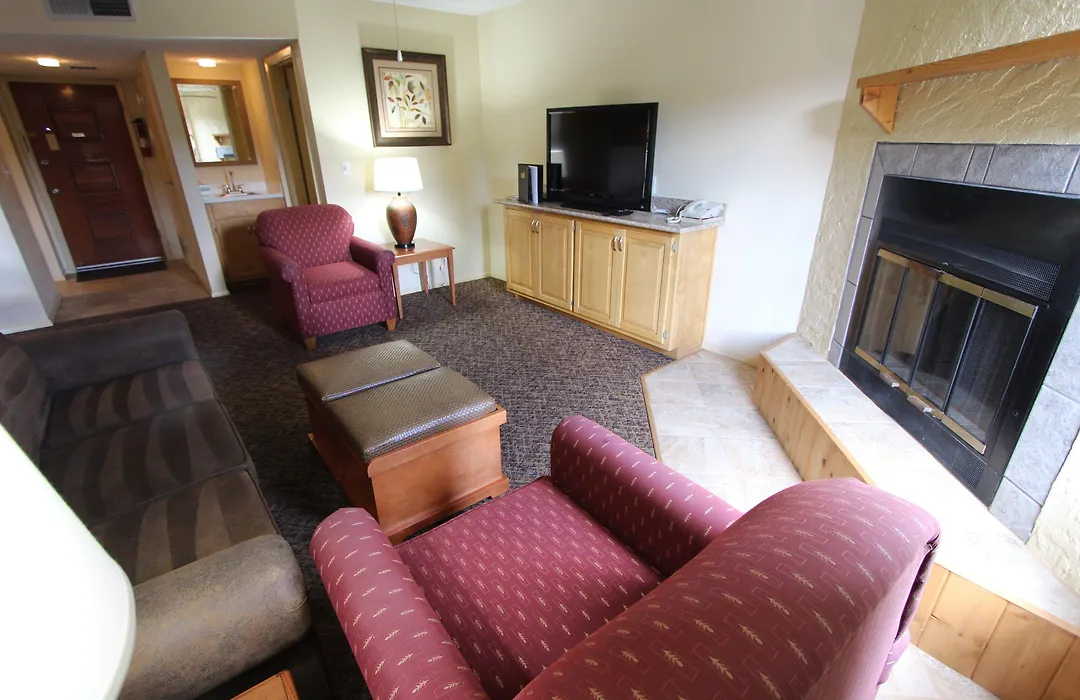 Crown Point Resort-1