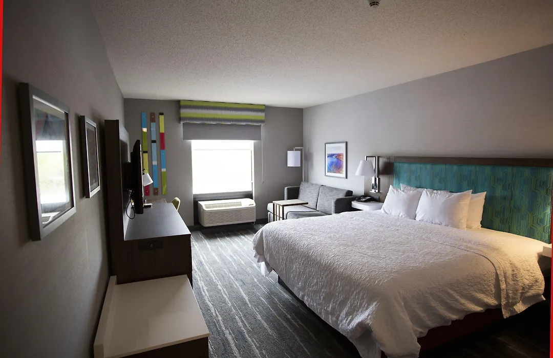 Hampton Inn Utica-1