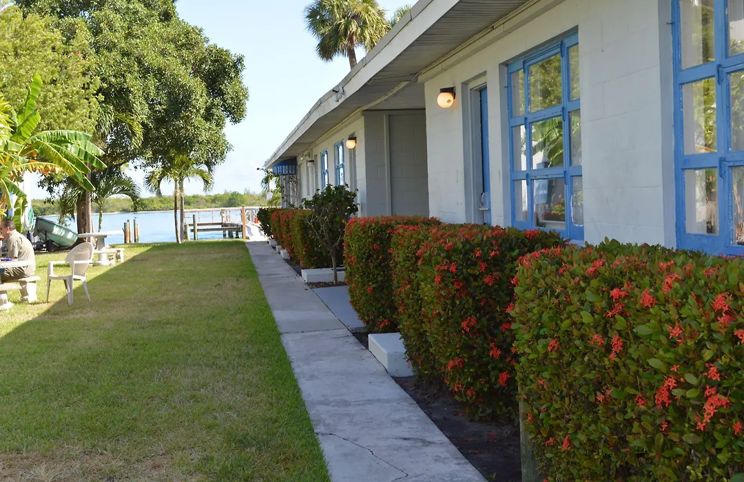 Dockside Inn & Resort-1