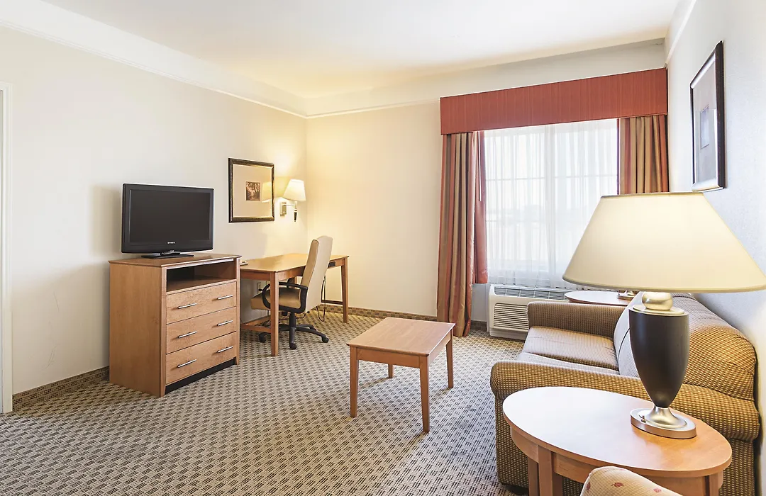 Baymont Inn & Suites Brenham-1