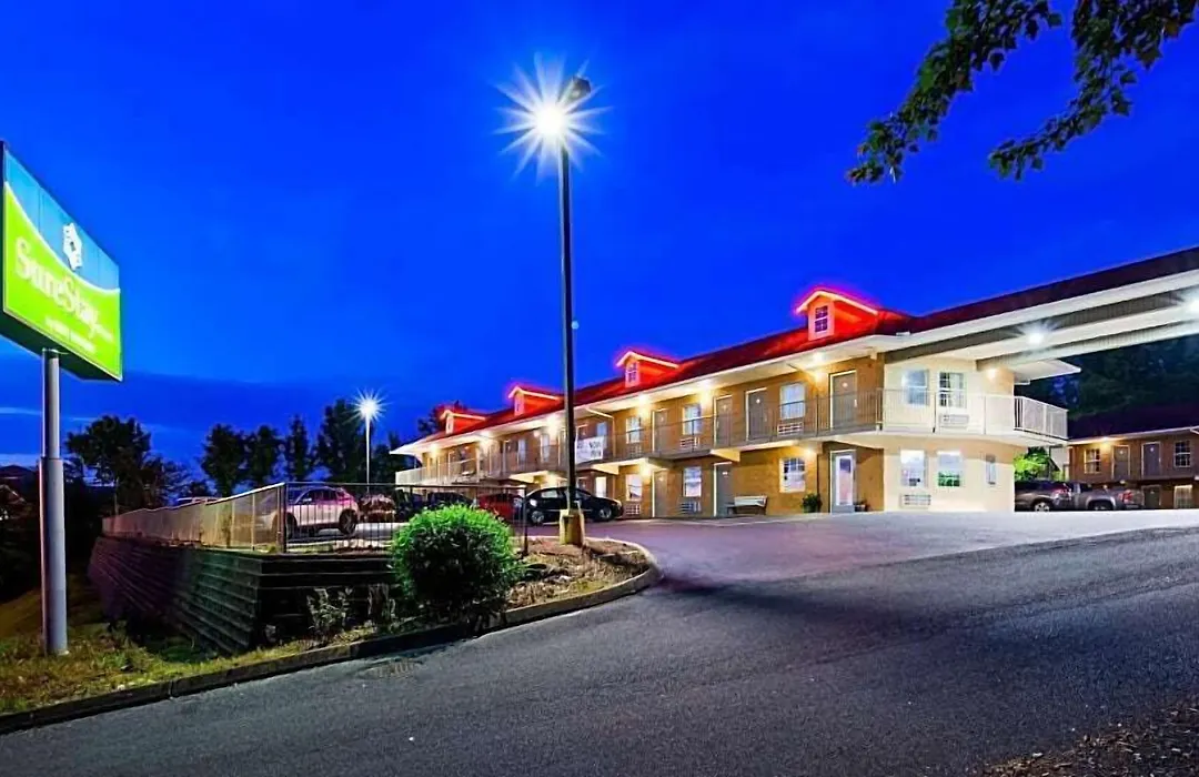 Apple Valley Inn Pigeon Forge-1