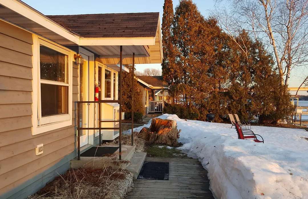 Snug Harbor Inn-1