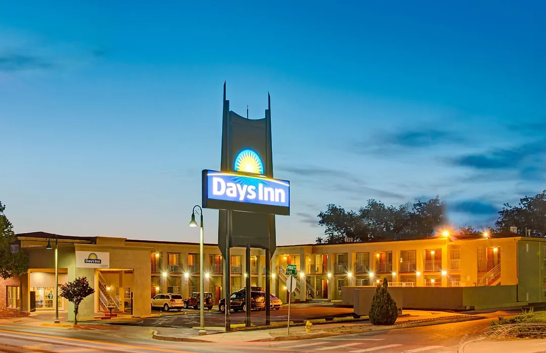 Days Inn By Wyndham Albuquerque Downtown-1