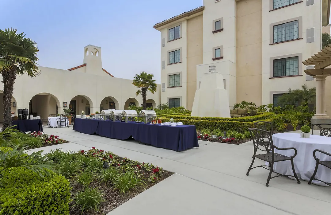 Courtyard San Diego Airport/Liberty Station-1