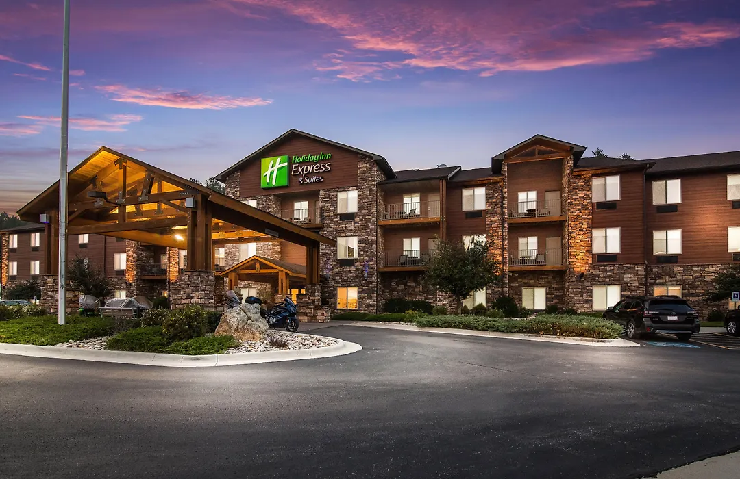 Holiday Inn Express & Suites Custer-Mt Rushmore-1