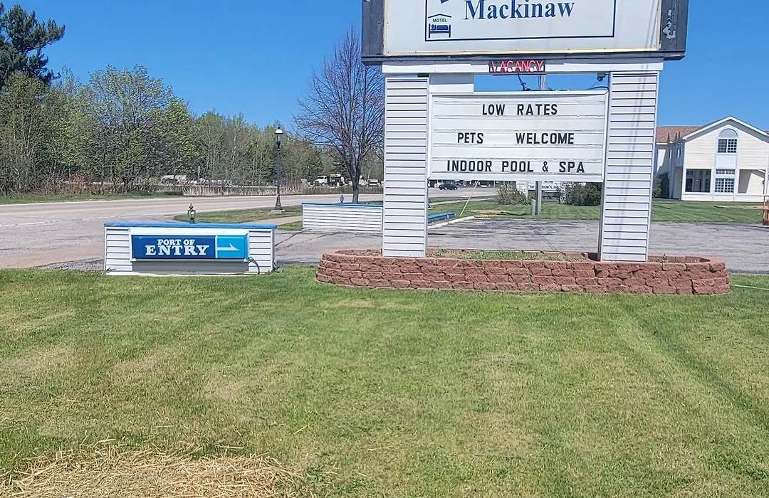 Mackinaw Budget Inn-1