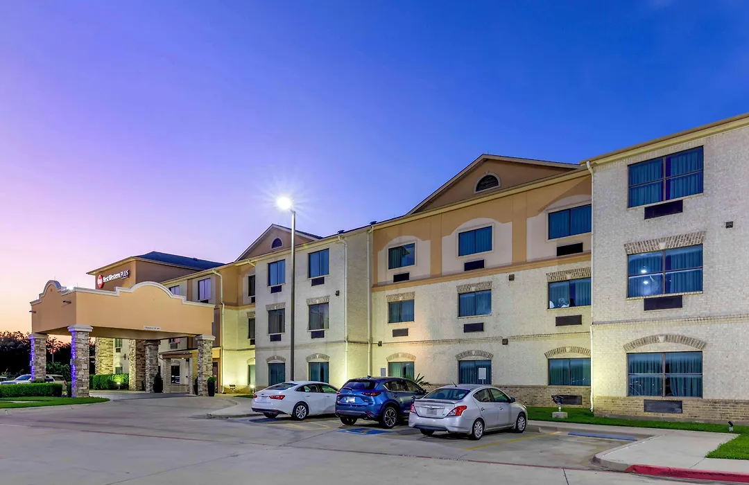 Best Western Plus Burleson Inn & Suites-1
