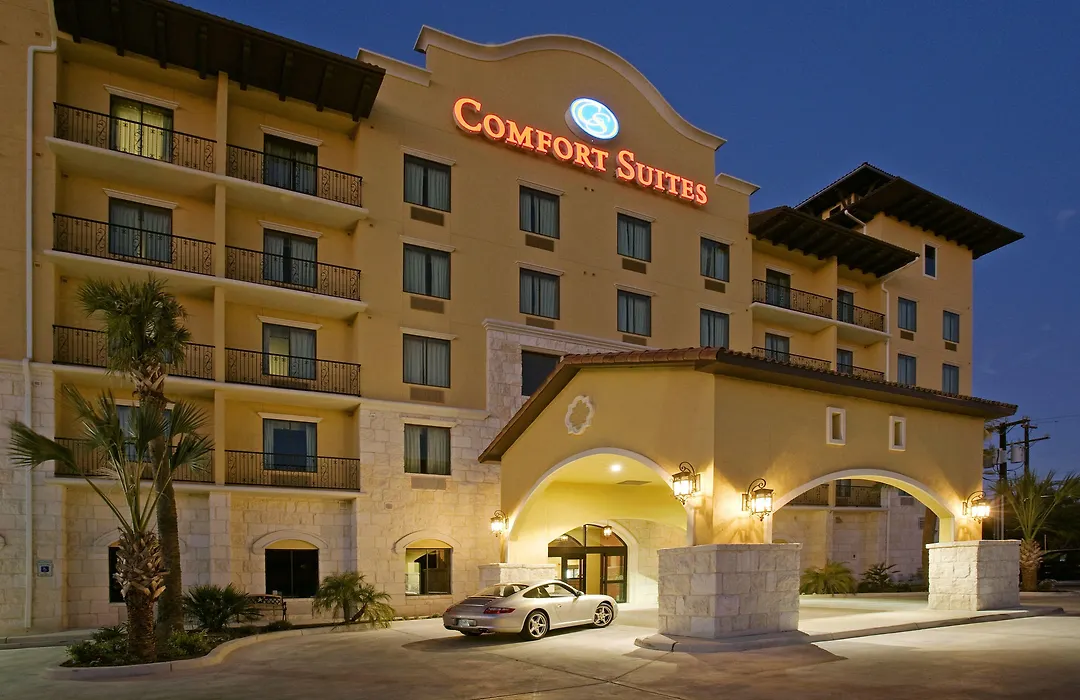 Comfort Suites Alamo-River Walk-1