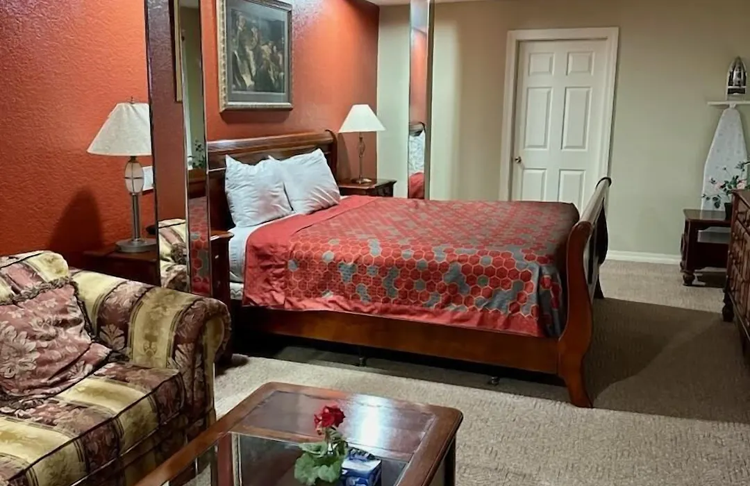 Western Plaza Inn-1