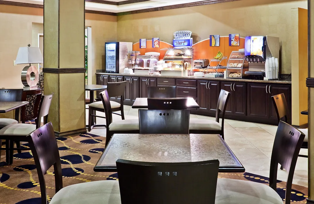 Holiday Inn Express & Suites Clovis By Ihg-1