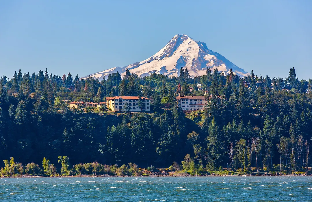 Columbia Cliff Villas-1