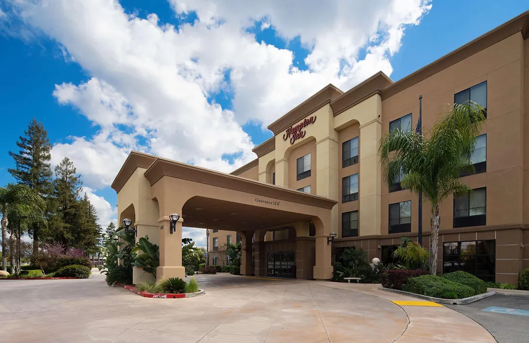 Hampton Inn Visalia-1