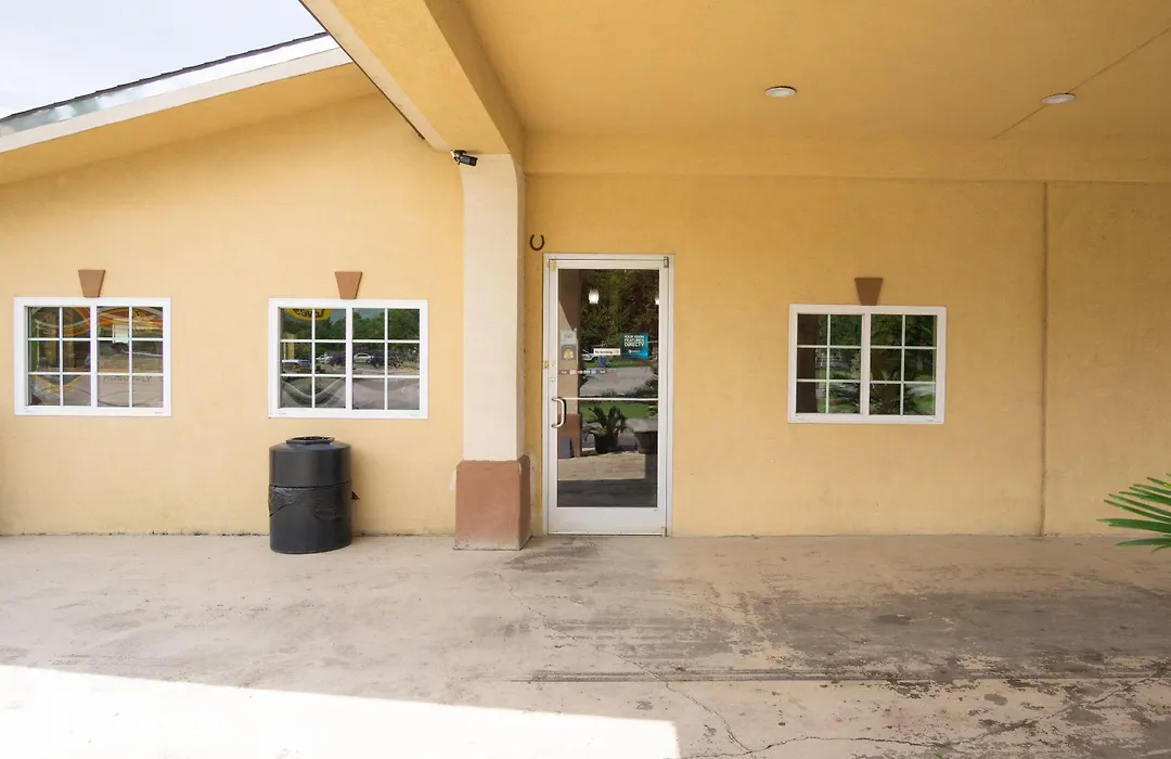 Woodridge Inn And Suites-1