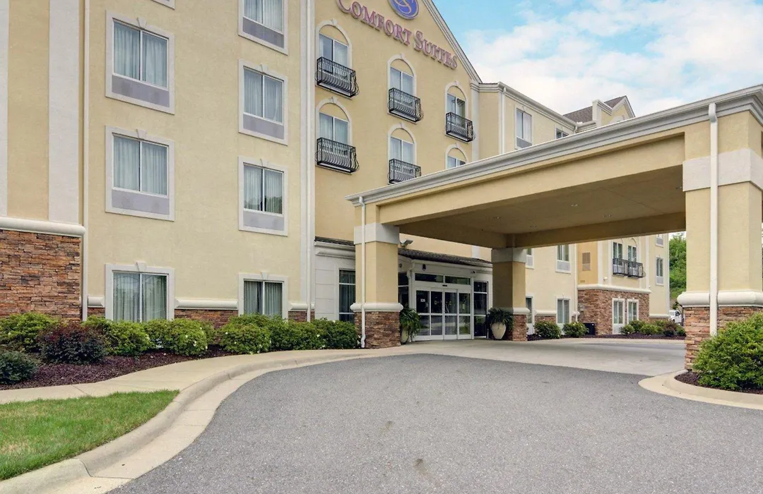 Comfort Suites Near Hot Springs Park-1
