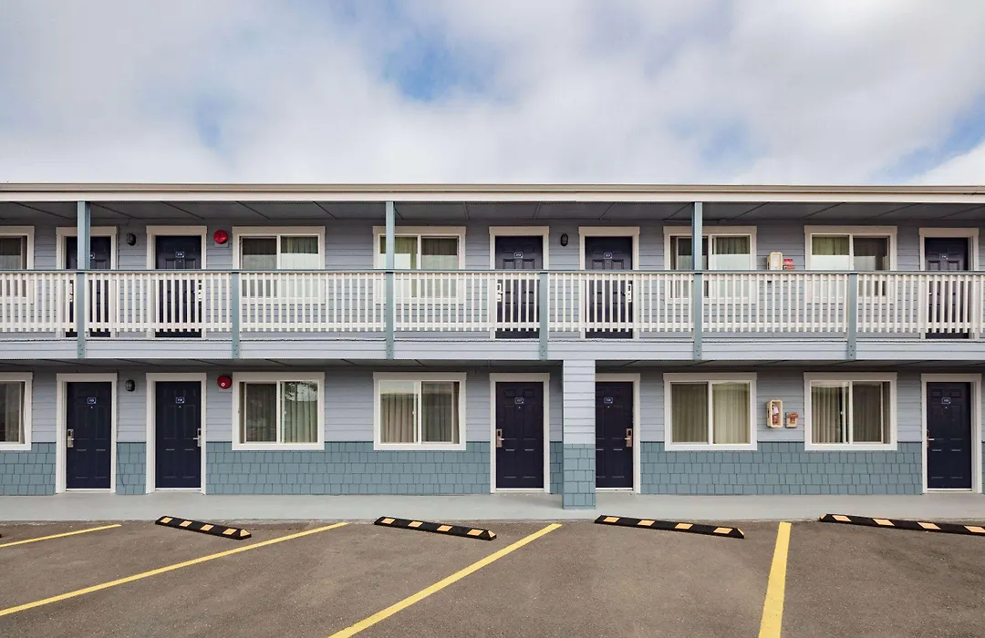 Travelodge By Wyndham Newport-1
