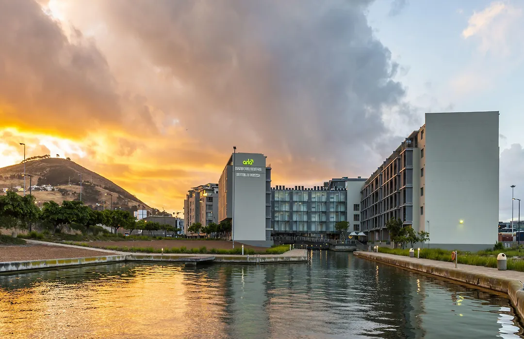 Aha Harbour Bridge Hotel & Suites-1