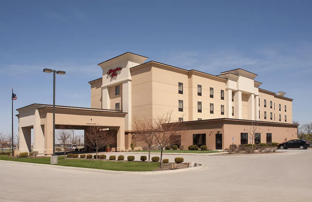 Hampton Inn Macomb-1