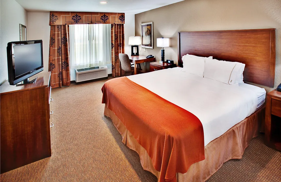 Holiday Inn Express Hotel & Suites - Dubuque West By Ihg-1