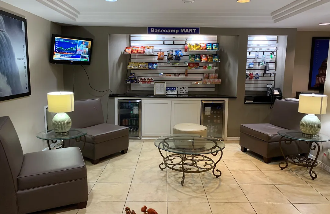 Travelodge Inn & Suites By Wyndham Albany-1