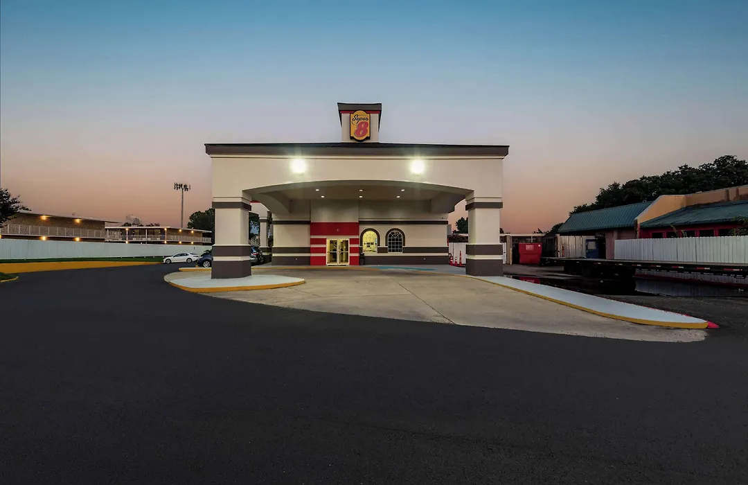 Super 8 By Wyndham Baton Rouge/I-10-1