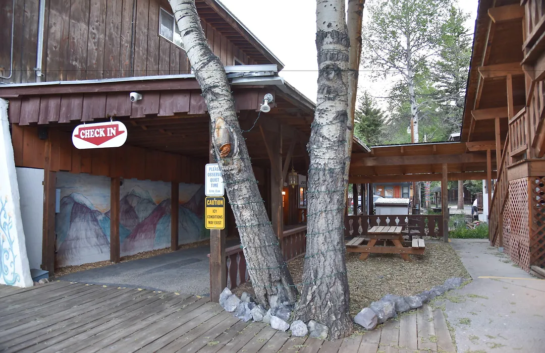 Alpine Lodge Red River-1