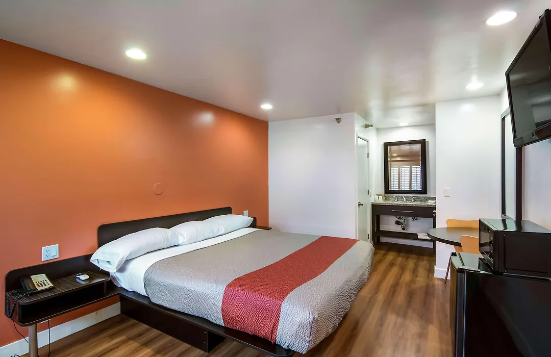 Motel 6 Monterey Park-1