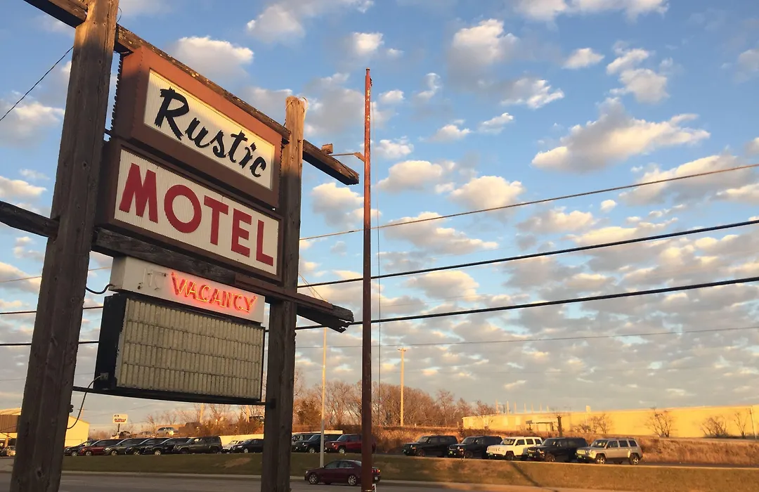 Rustic Motel Rolla-1