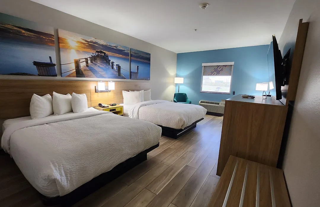 Days Inn & Suites By Wyndham Russellville-1