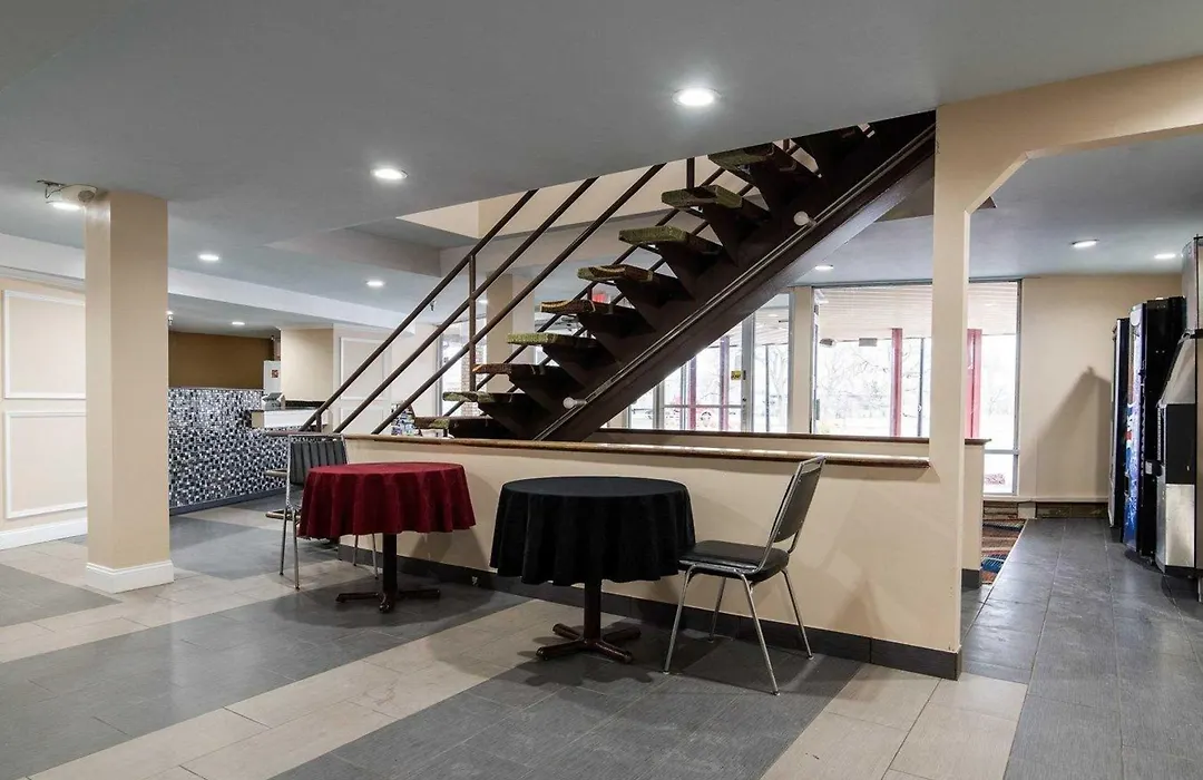 Rodeway Inn Syracuse Carrier Circle-1