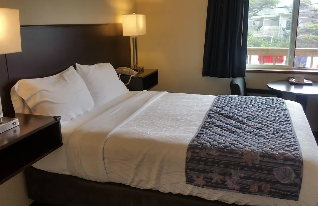 Tradewinds Motel-1