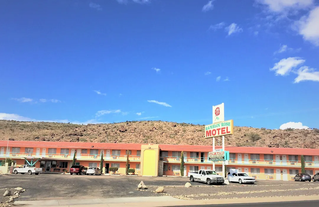 Ramblin Rose Motel-1
