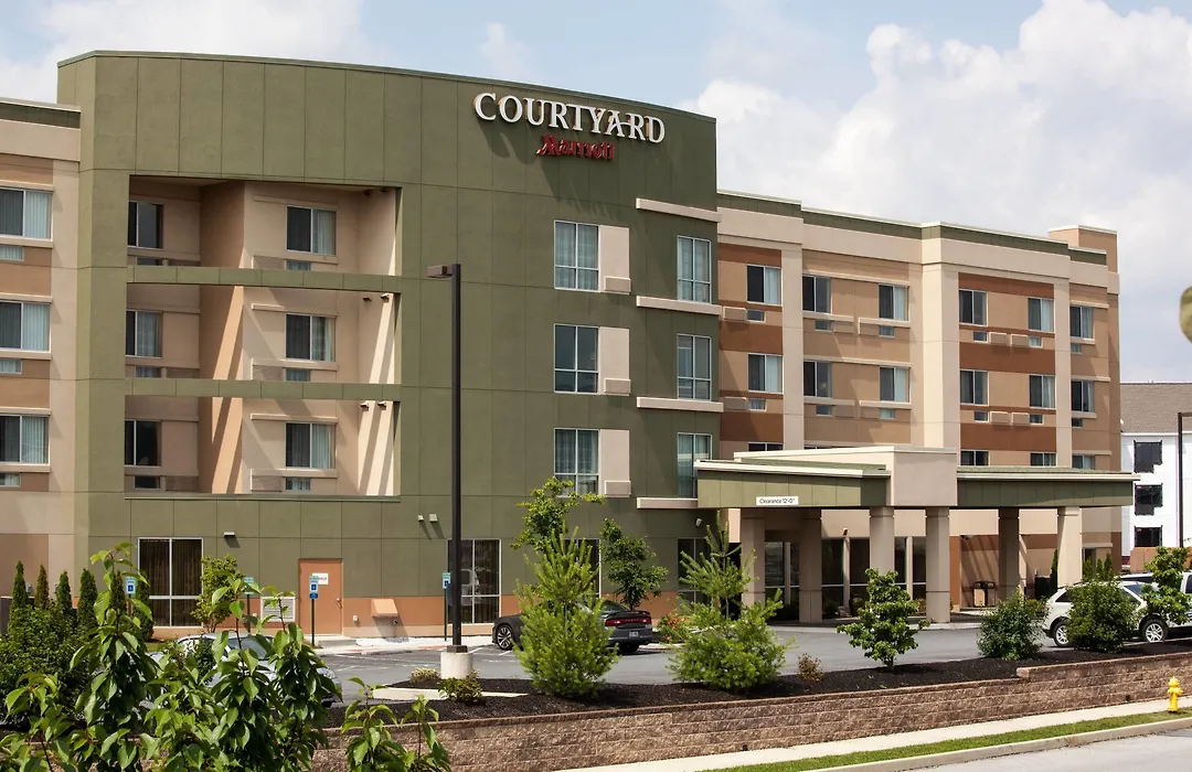Courtyard By Marriott York-1