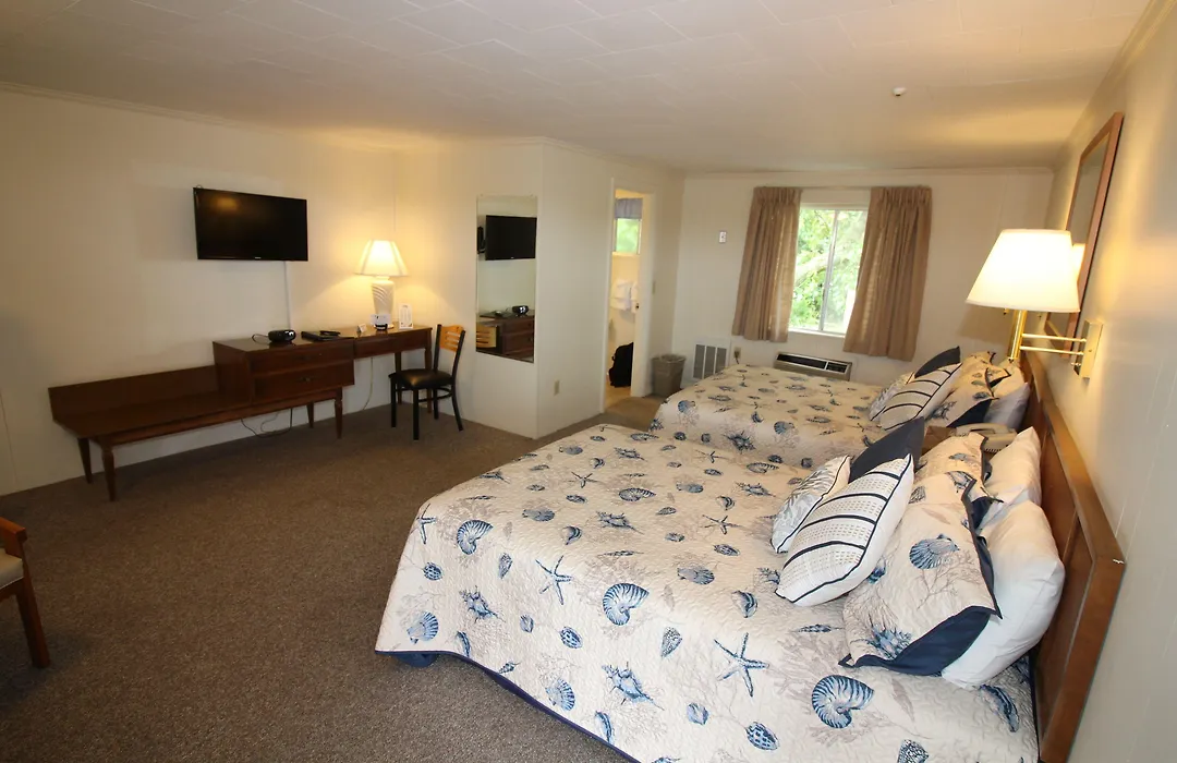 Hyannis Holiday Motel-1