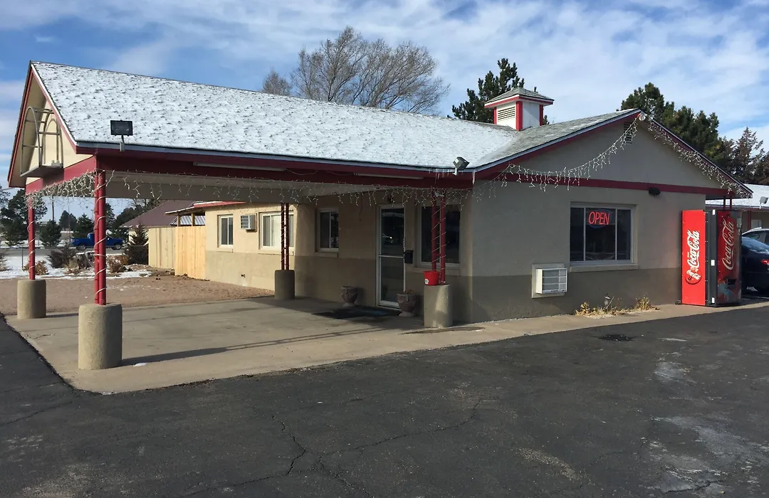 Budget Inn & Suites Colby-1