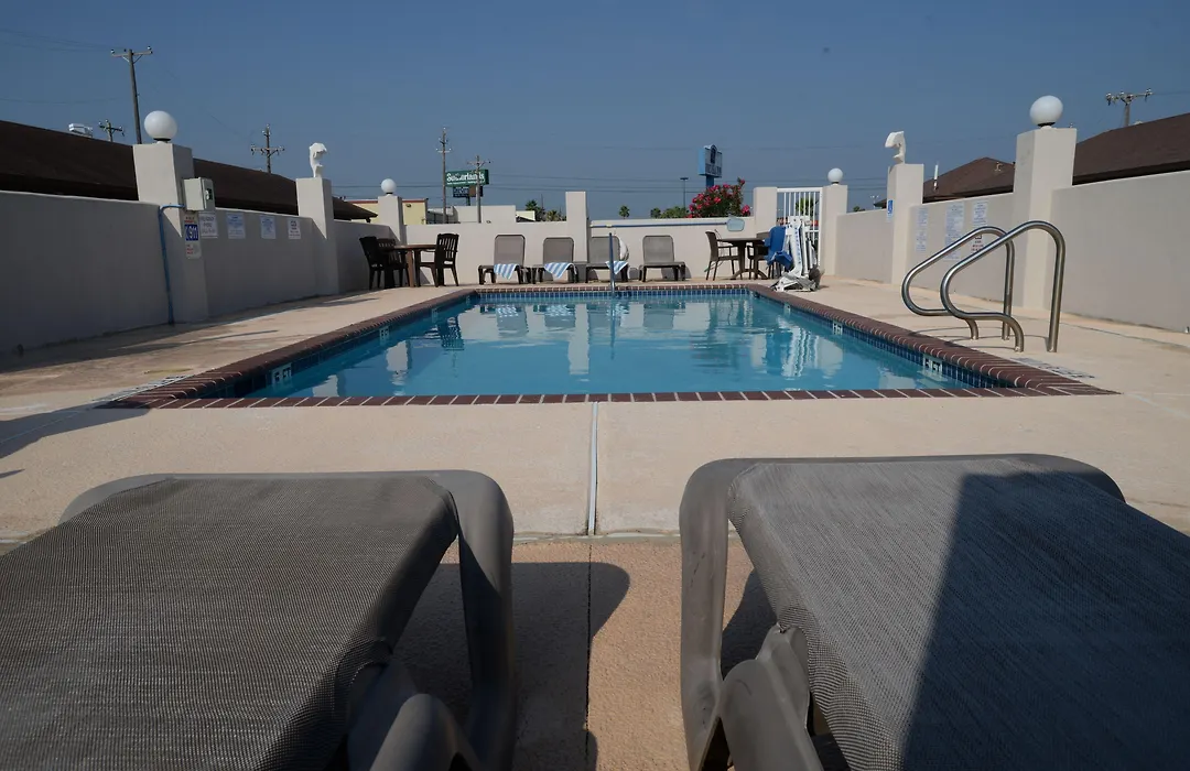 Port Isla Inn-1