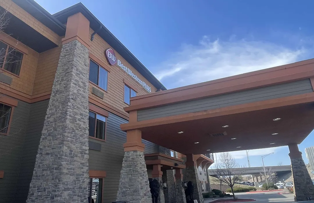 Best Western Plus Kc Speedway Inn & Suites-1