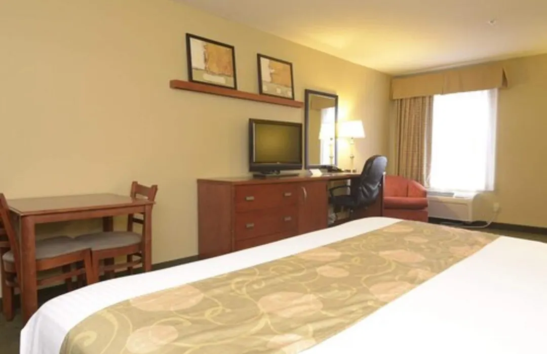 Big Splash Adventure Hotel And Indoor Water Park-1