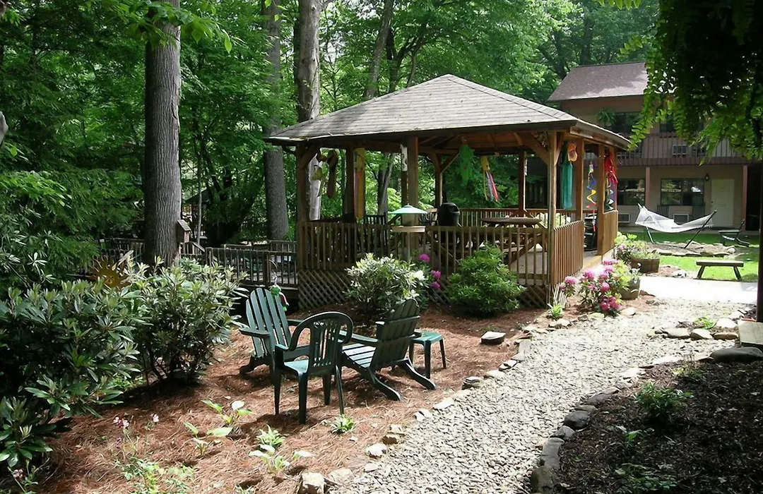 Jonathan Creek Inn-1