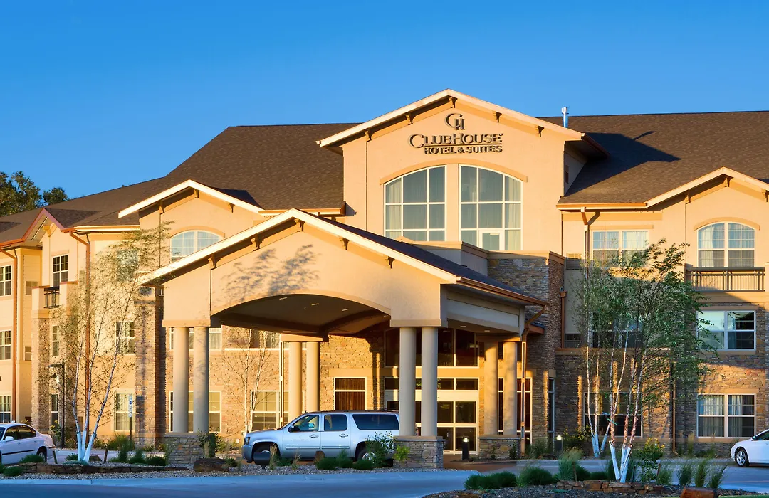 Clubhouse Hotel And Suites-1