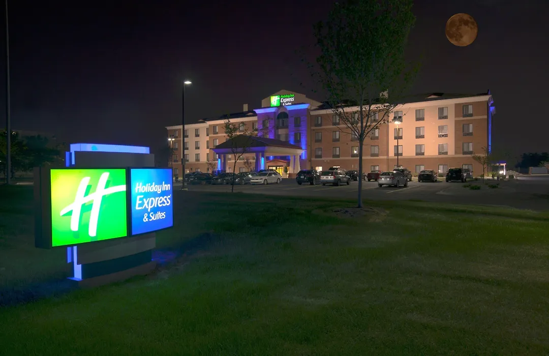 Holiday Inn Express And Suites Detroit North-Troy By Ihg-1