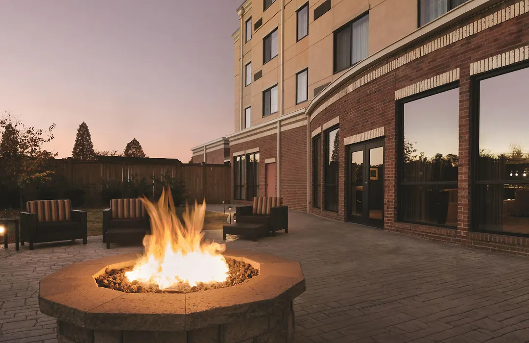 Courtyard By Marriott Salisbury-1