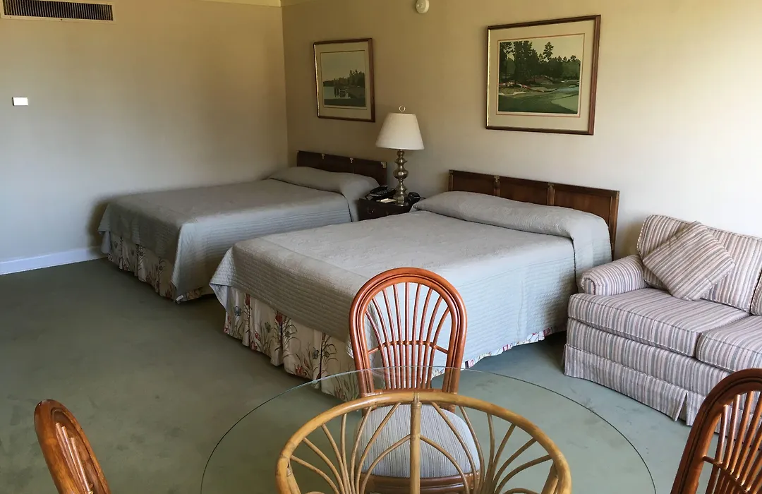 The Inn At Houndslake-1