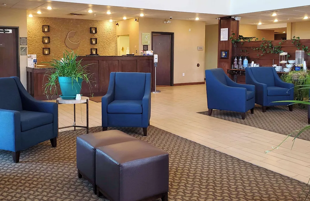 Comfort Suites Farmington-1